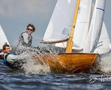 Lägenhet Luxury Lakeside In The Heart Of The Netherlands
